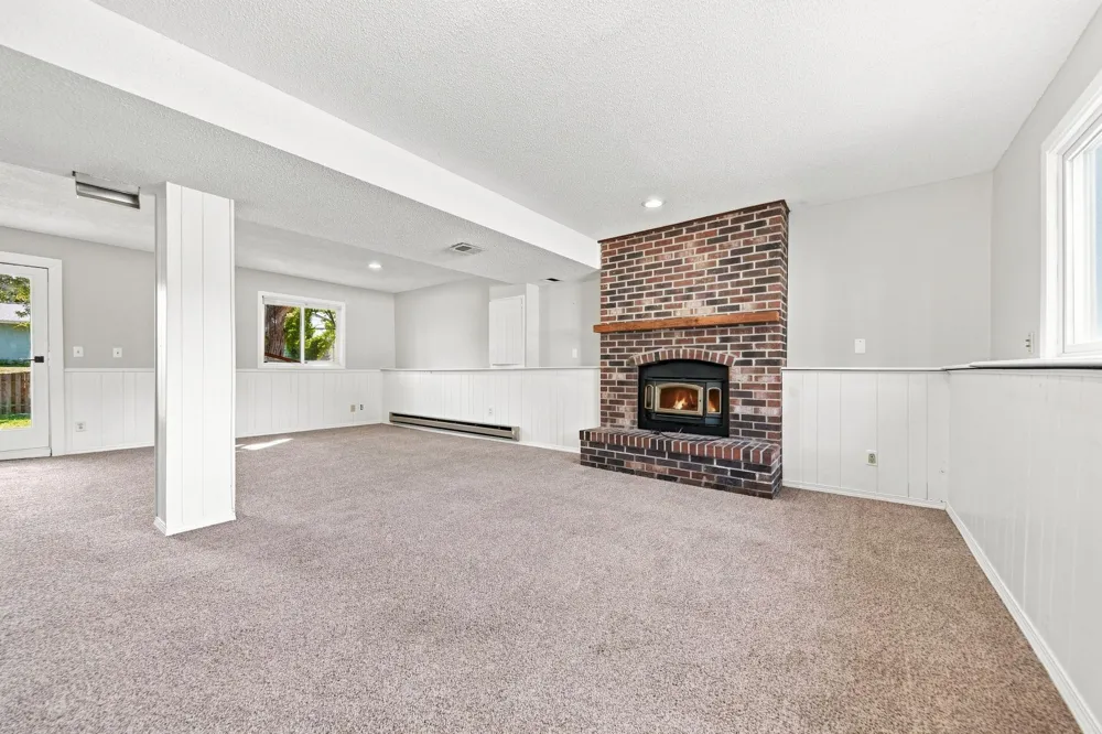 360 Brooks Avenue W Roseville, MN 55113