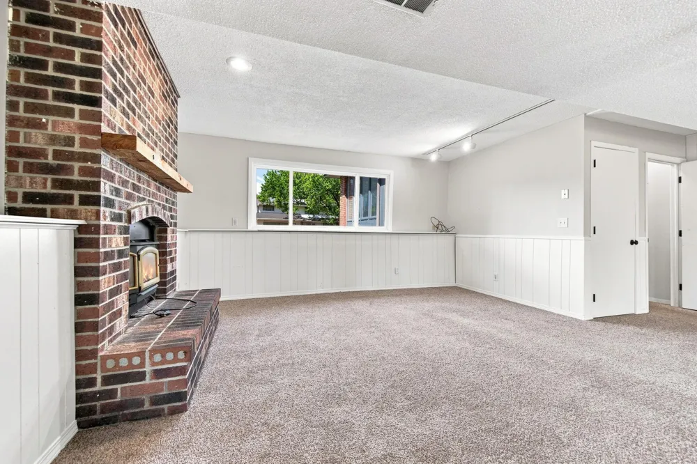 360 Brooks Avenue W Roseville, MN 55113