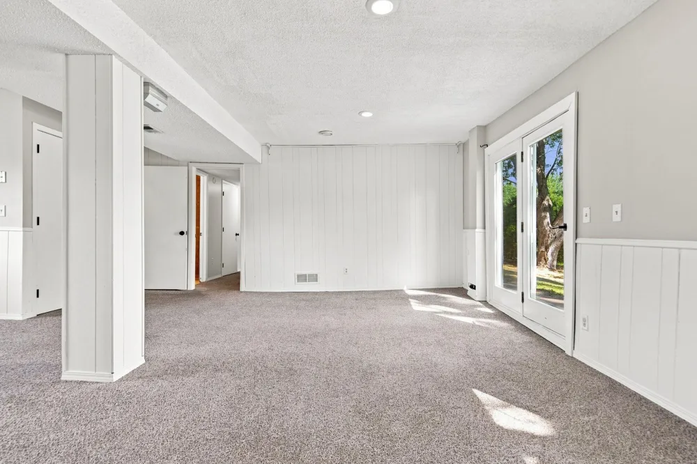 360 Brooks Avenue W Roseville, MN 55113