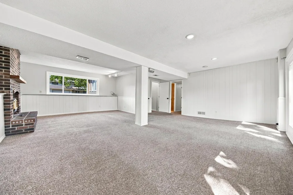 360 Brooks Avenue W Roseville, MN 55113