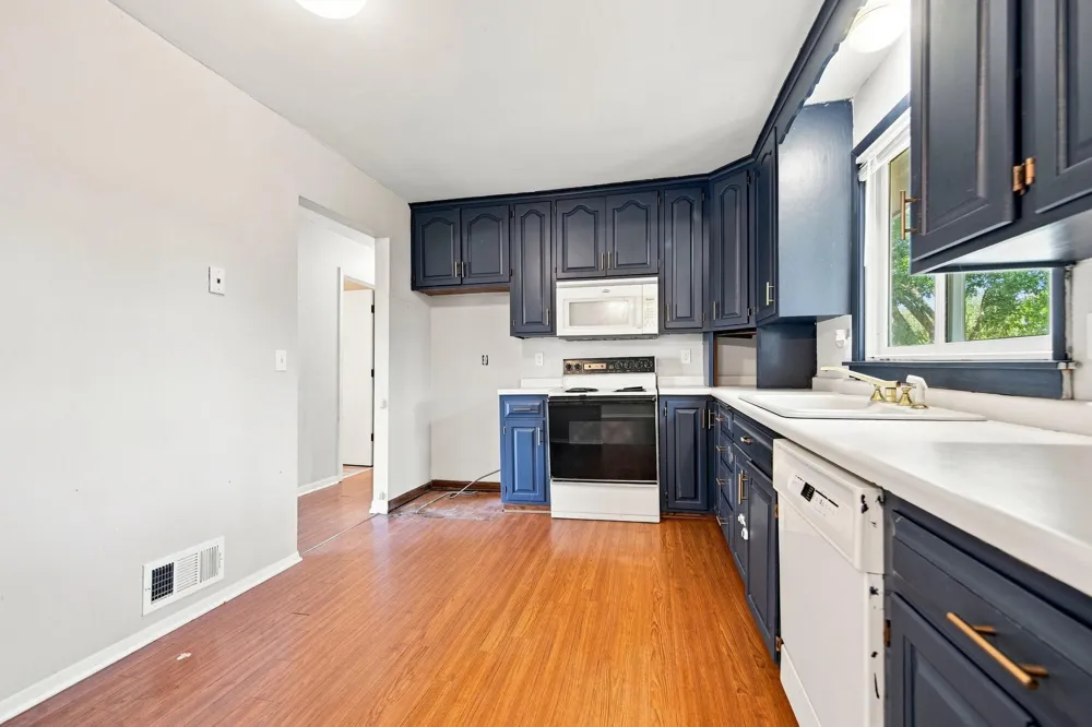 360 Brooks Avenue W Roseville, MN 55113