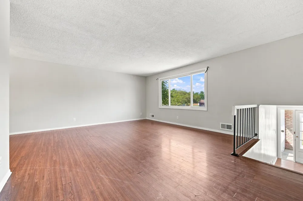 360 Brooks Avenue W Roseville, MN 55113
