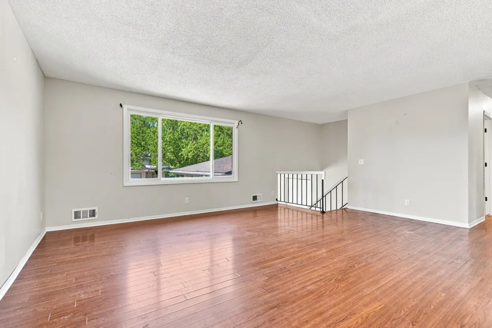 360 Brooks Avenue W Roseville, MN 55113