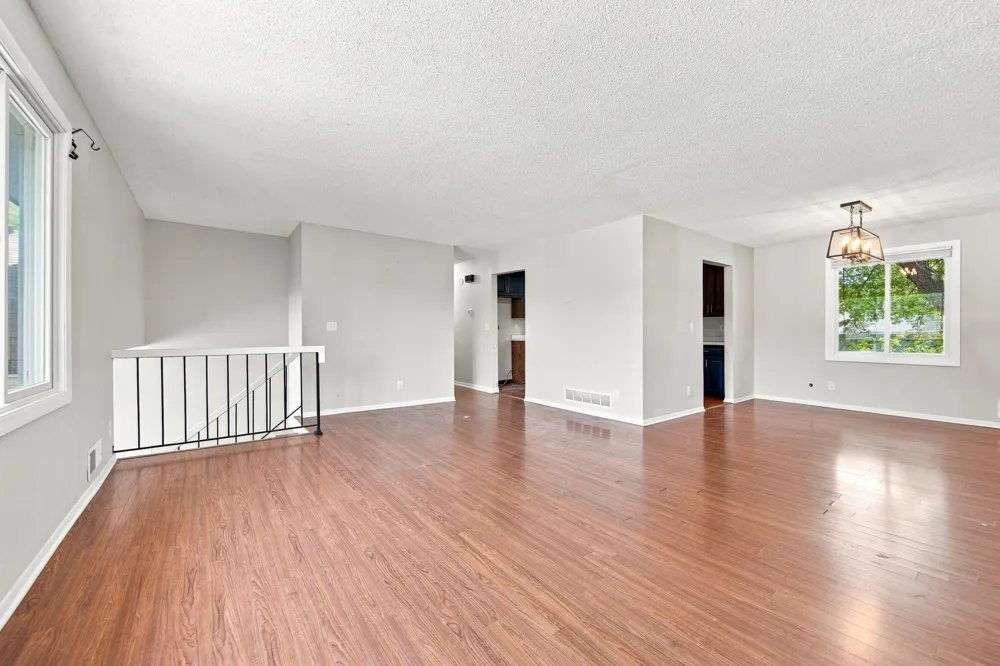 360 Brooks Avenue W Roseville, MN 55113