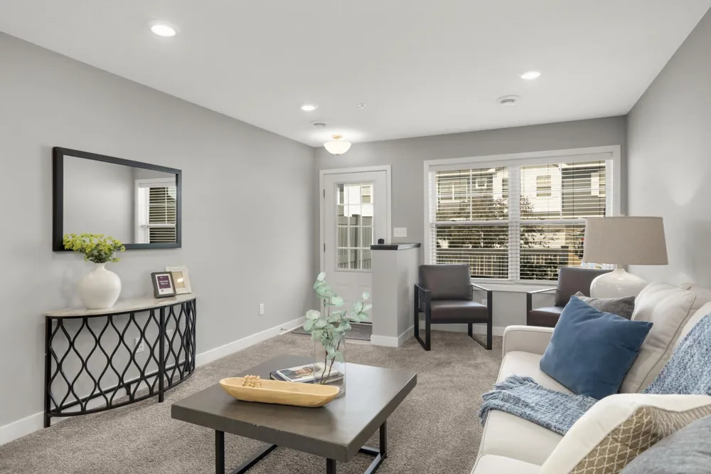 4839 Martingale Drive Woodbury, MN 55129