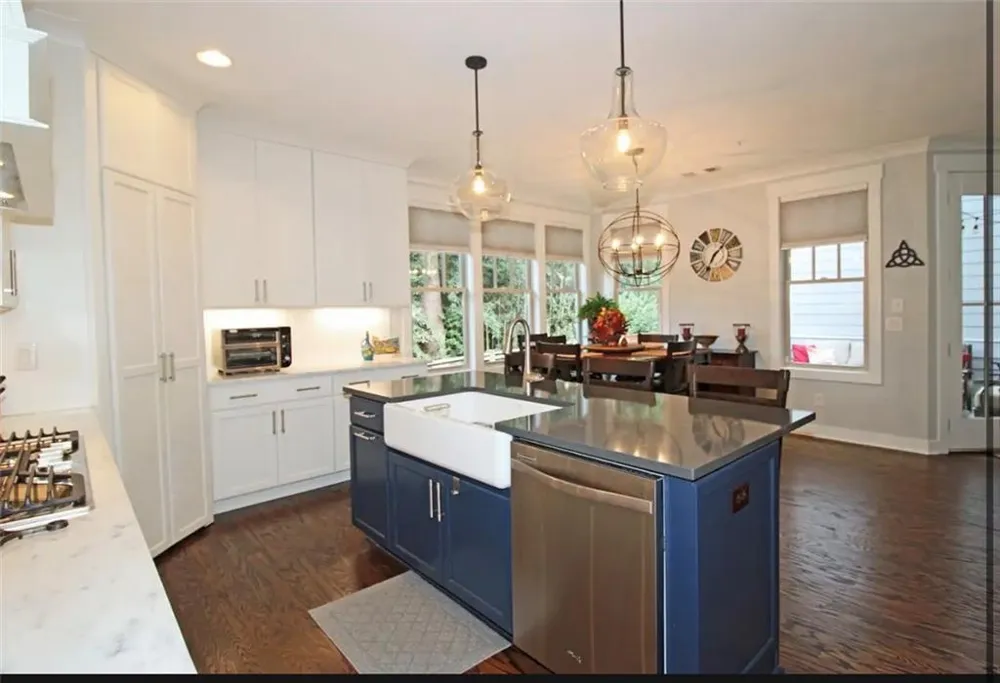 216 Dawson Drive Woodstock, GA 30188
