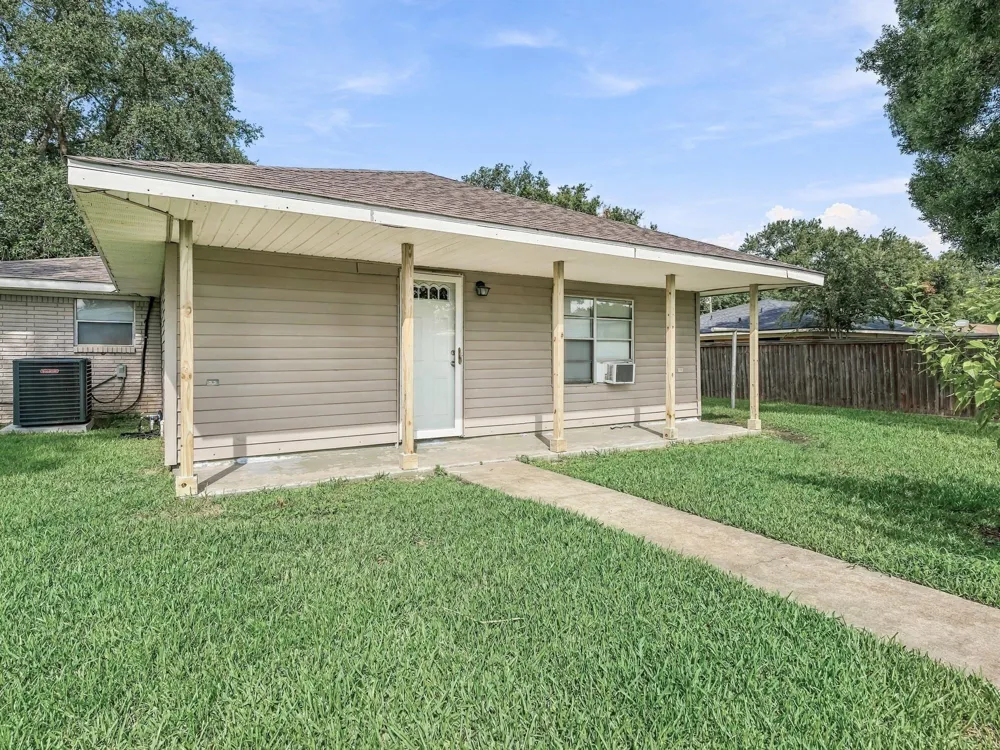 15589 San Jacinto Street Hamshire, TX 77622