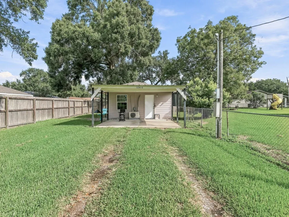 15589 San Jacinto Street Hamshire, TX 77622
