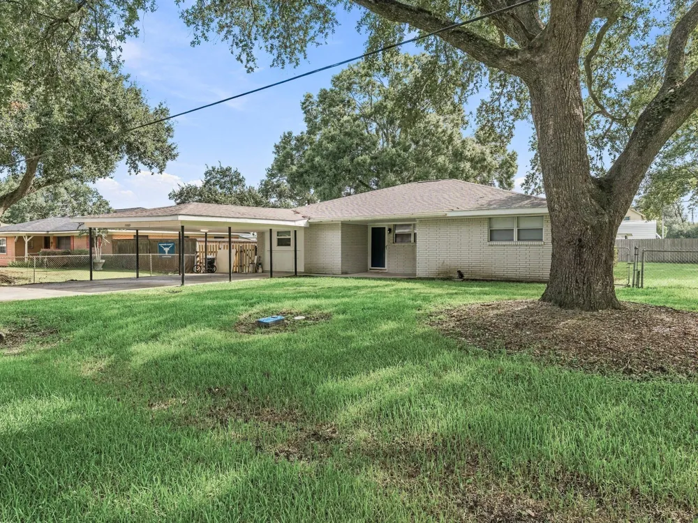 15589 San Jacinto Street Hamshire, TX 77622