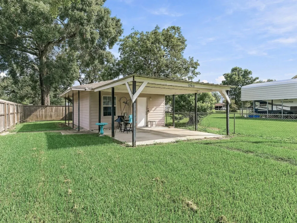 15589 San Jacinto Street Hamshire, TX 77622