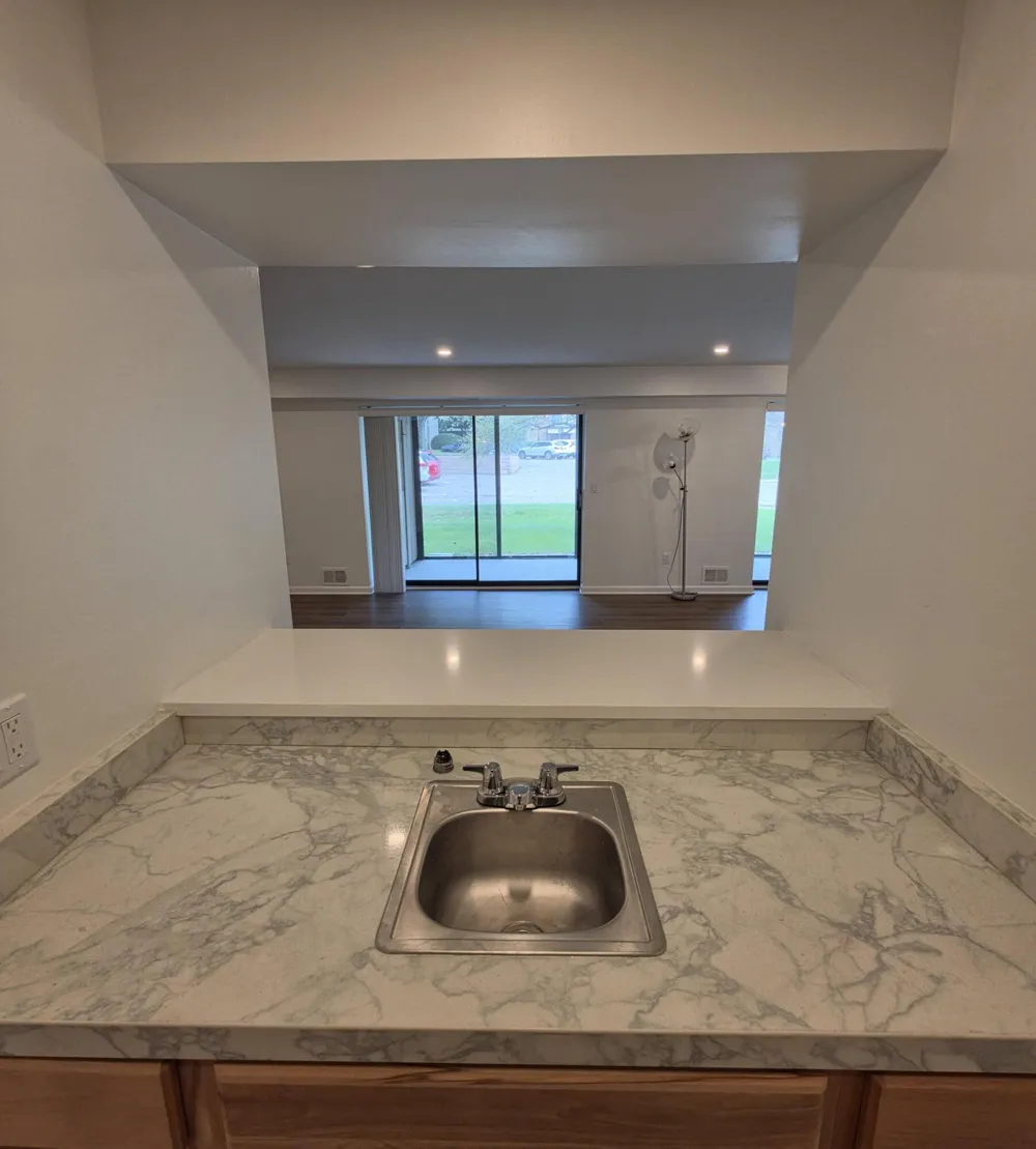 18233 University Park Drive Livonia, MI 48152