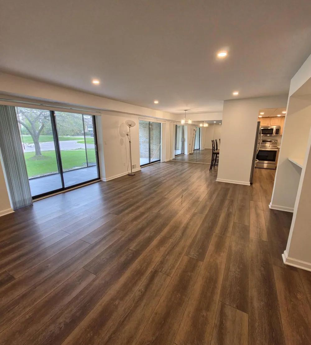 18233 University Park Drive Livonia, MI 48152