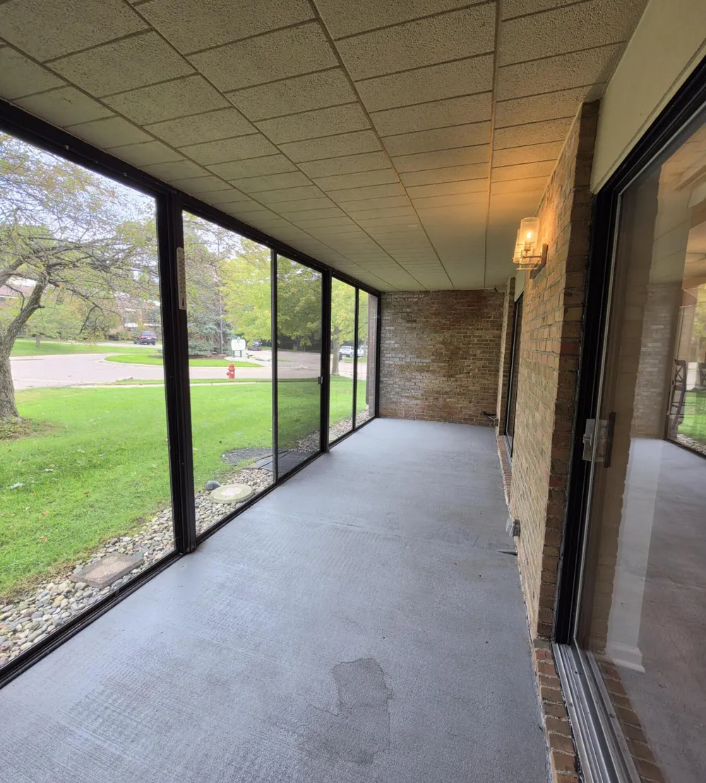 18233 University Park Drive Livonia, MI 48152