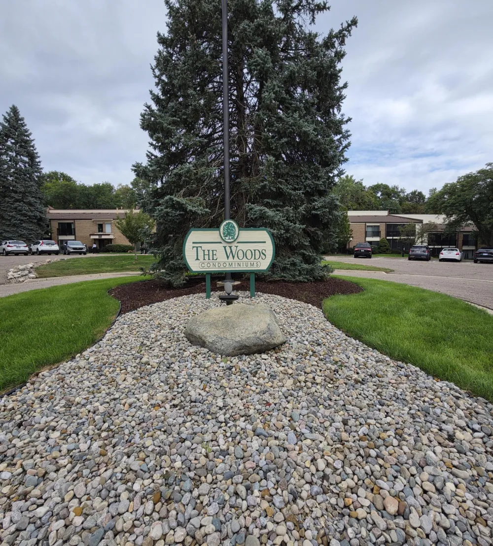 18233 University Park Drive Livonia, MI 48152