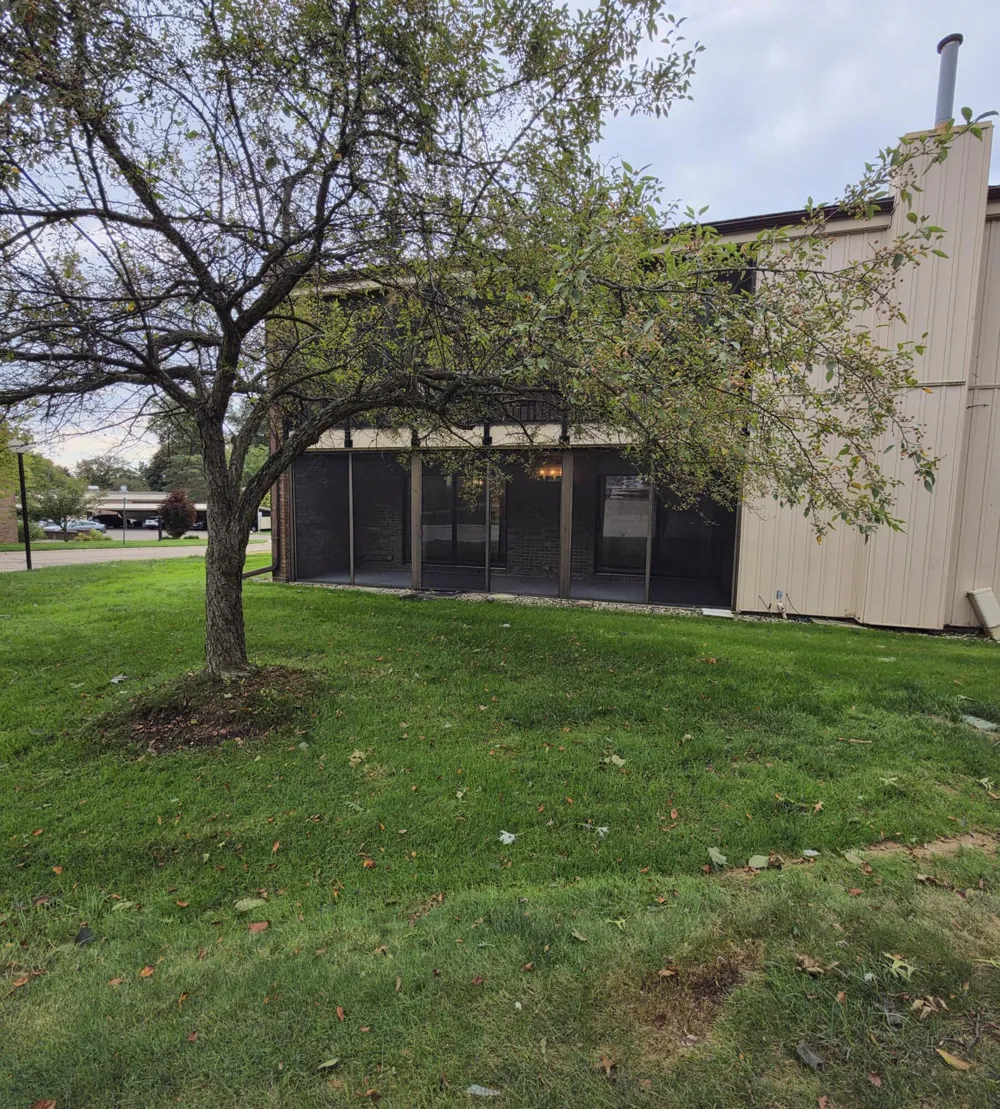 18233 University Park Drive Livonia, MI 48152