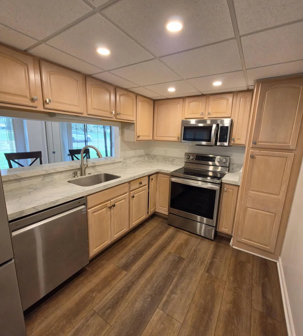 18233 University Park Drive Livonia, MI 48152