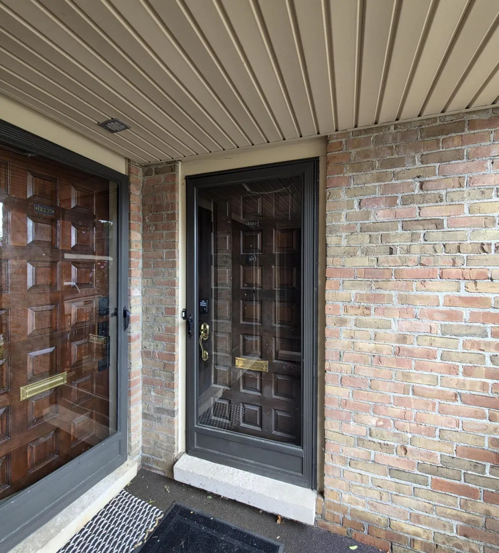 18233 University Park Drive Livonia, MI 48152