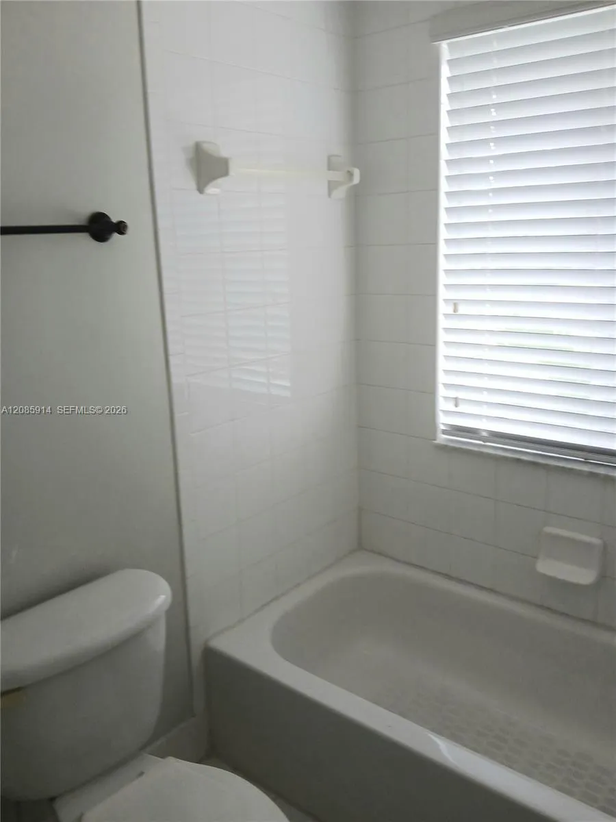 105 Hidden Ct Rd #A-3 Hollywood, FL 33023