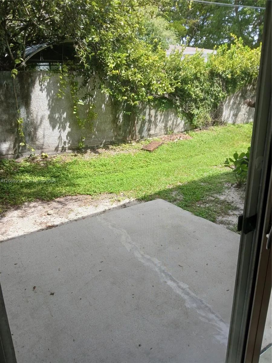 105 Hidden Ct Rd #A-3 Hollywood, FL 33023