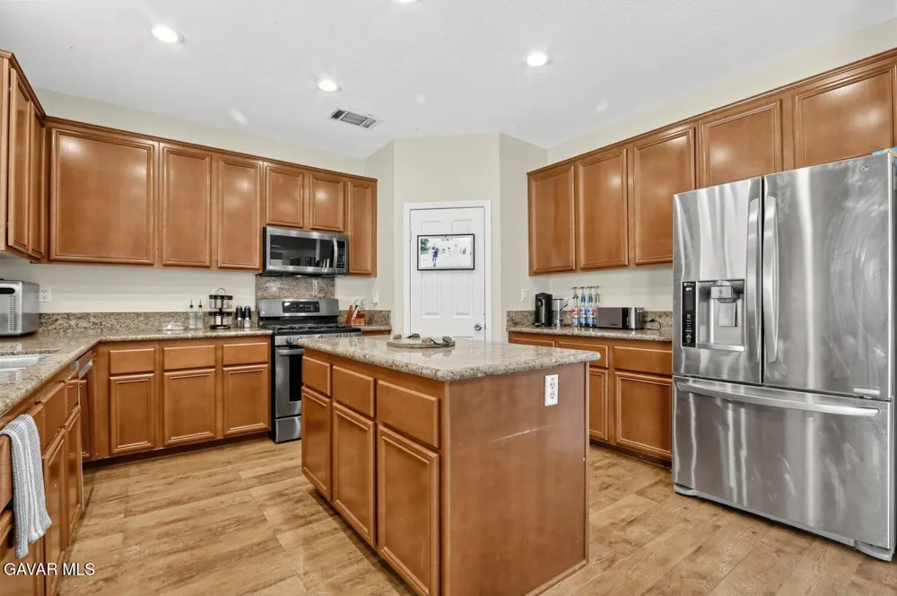 2460 Newberry Street Rosamond, CA 93560