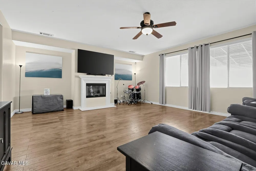 2460 Newberry Street Rosamond, CA 93560