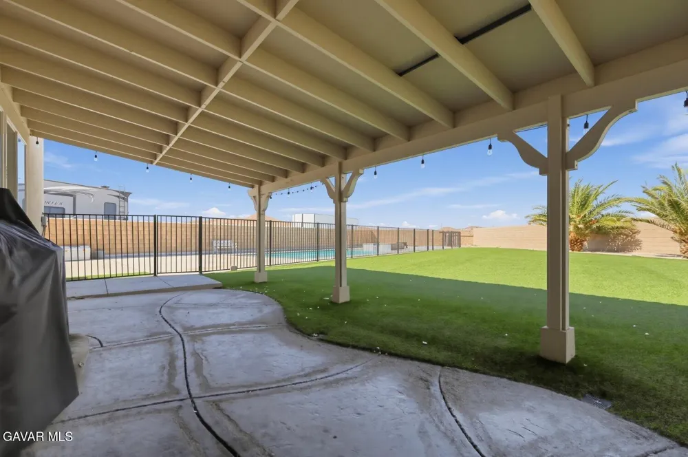 2460 Newberry Street Rosamond, CA 93560