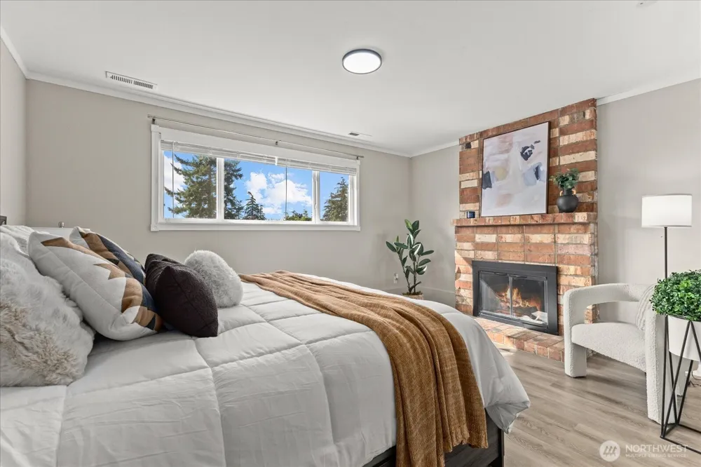720 NW Hyak Drive Oak Harbor, WA 98277