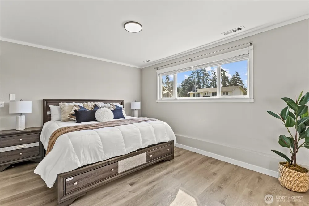 720 NW Hyak Drive Oak Harbor, WA 98277