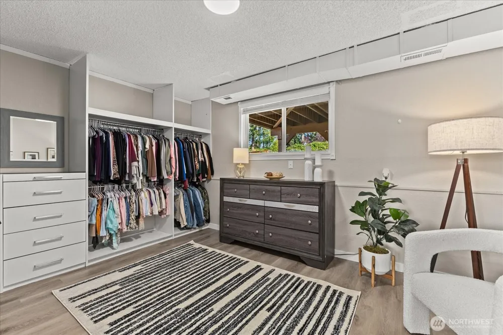 720 NW Hyak Drive Oak Harbor, WA 98277