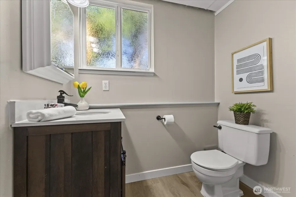 720 NW Hyak Drive Oak Harbor, WA 98277