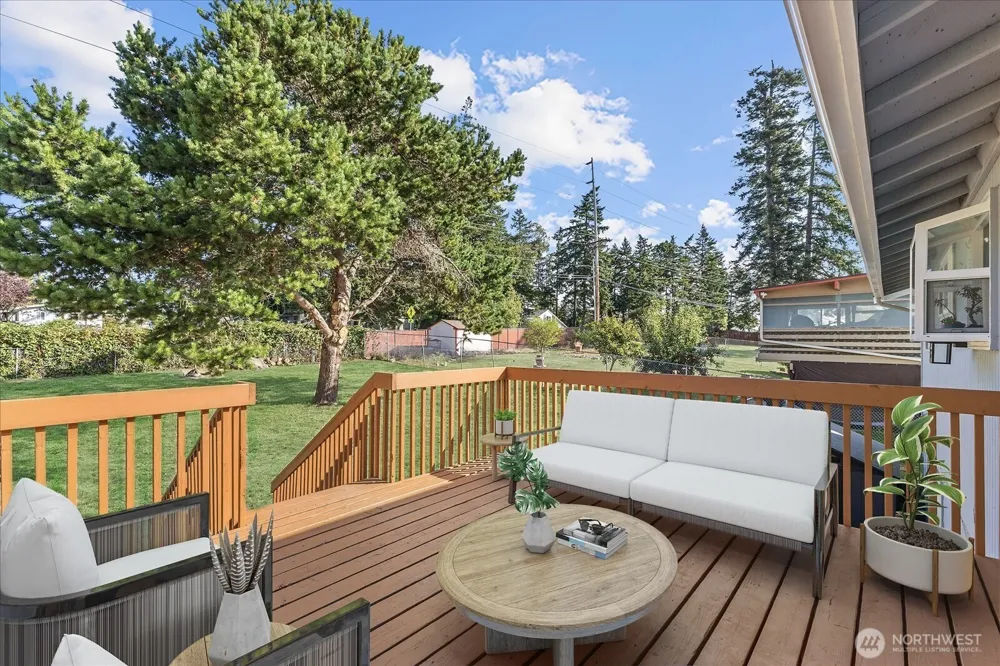 720 NW Hyak Drive Oak Harbor, WA 98277