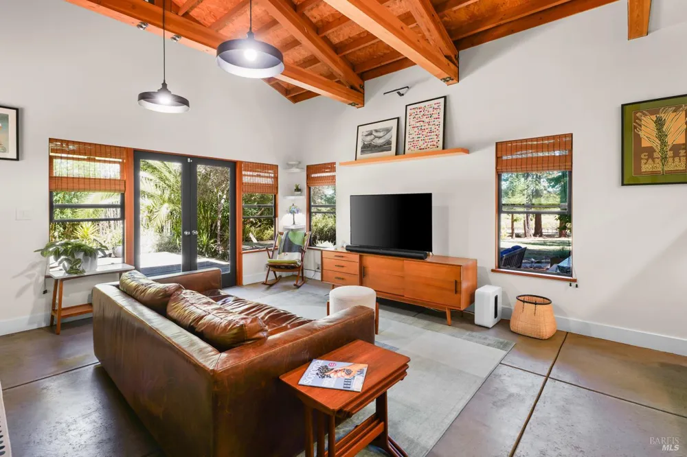 9787 Mill Station Road Sebastopol, CA 95472
