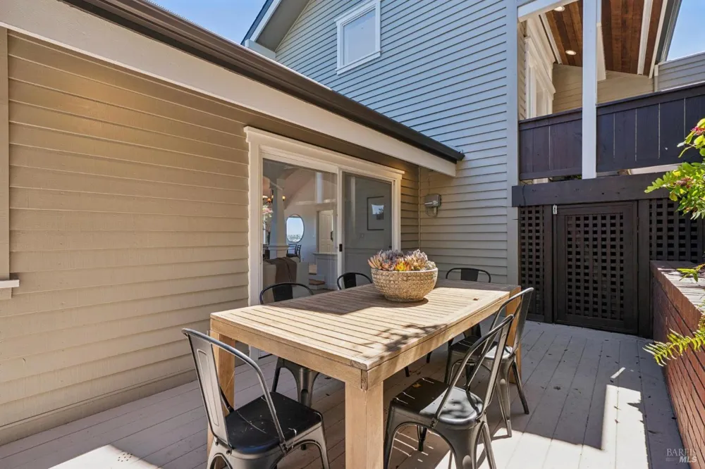 489 Green Glen Way Mill Valley, CA 94941