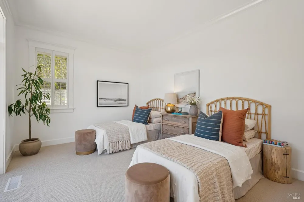 489 Green Glen Way Mill Valley, CA 94941