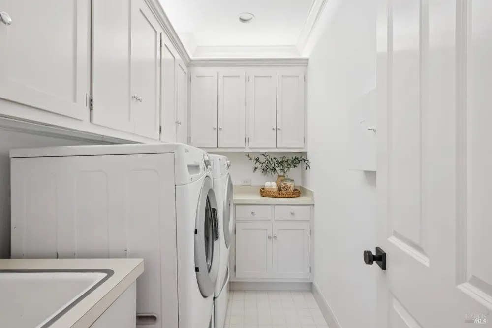 489 Green Glen Way Mill Valley, CA 94941