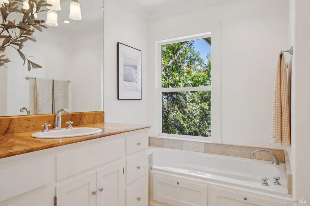 489 Green Glen Way Mill Valley, CA 94941