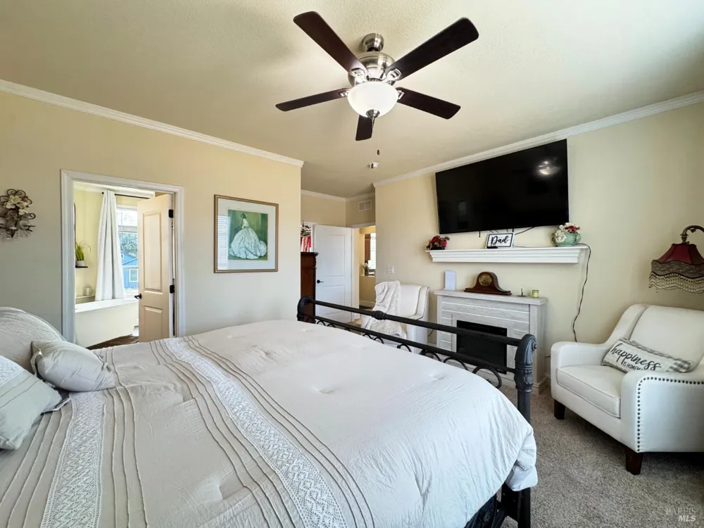 4051 Fisher Lake Drive Redwood Valley, CA 95470