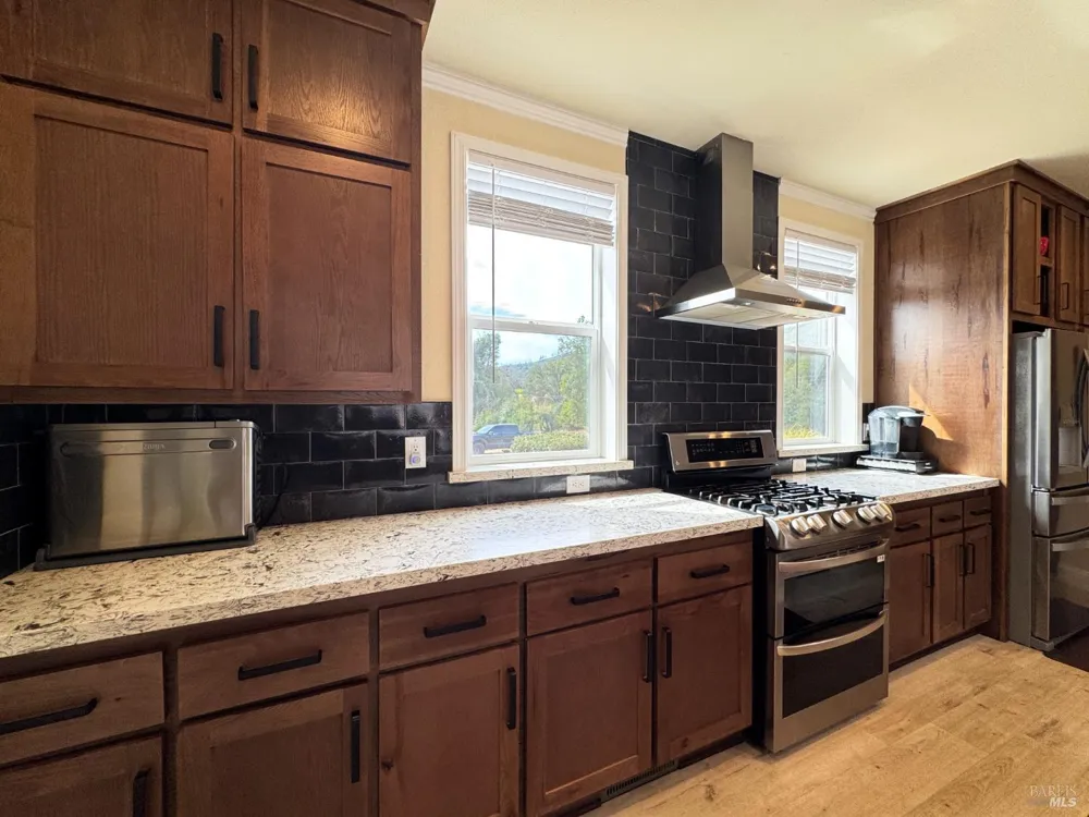 4051 Fisher Lake Drive Redwood Valley, CA 95470