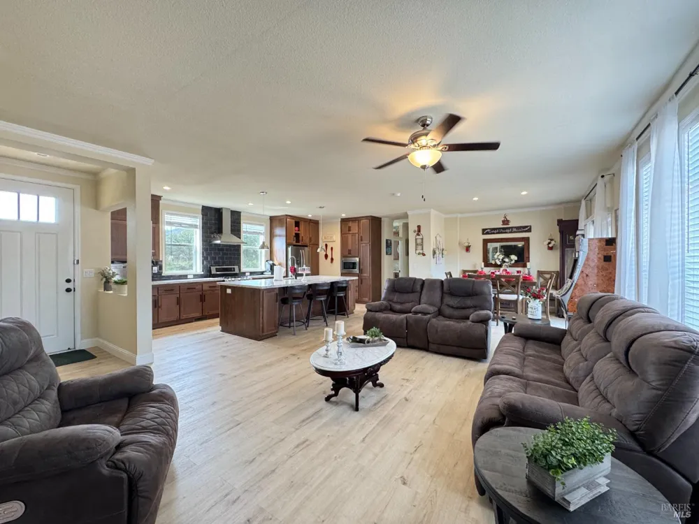 4051 Fisher Lake Drive Redwood Valley, CA 95470