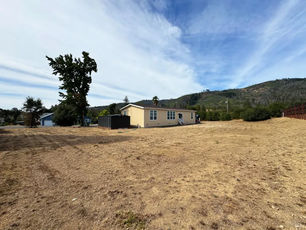 4051 Fisher Lake Drive Redwood Valley, CA 95470