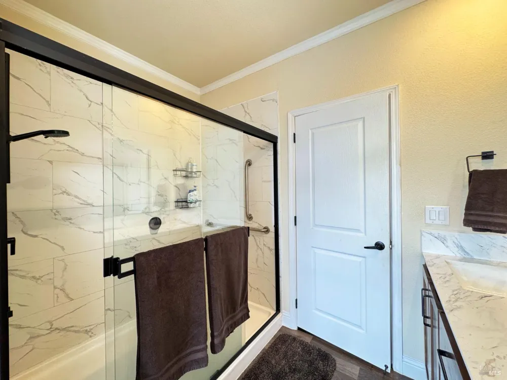 4051 Fisher Lake Drive Redwood Valley, CA 95470