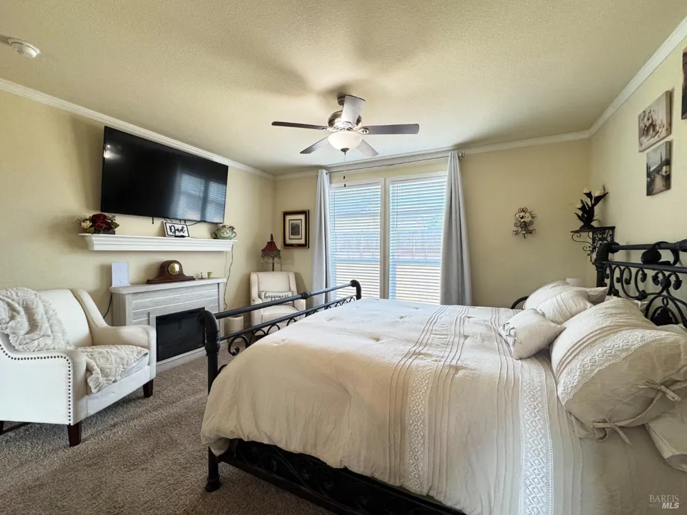 4051 Fisher Lake Drive Redwood Valley, CA 95470