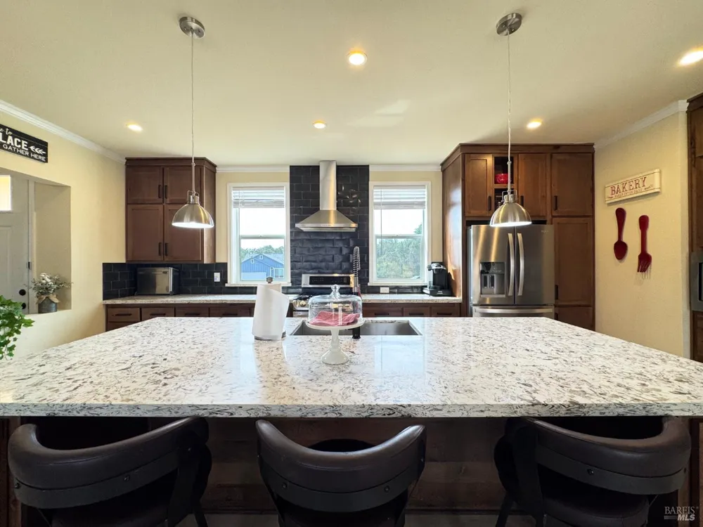 4051 Fisher Lake Drive Redwood Valley, CA 95470