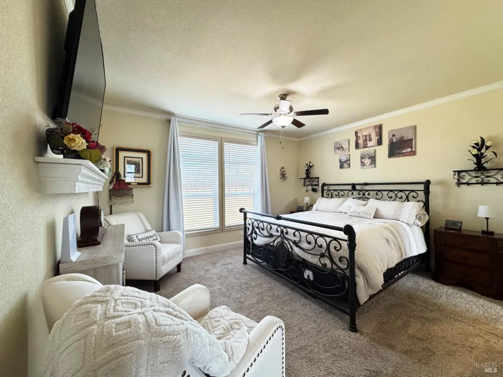 4051 Fisher Lake Drive Redwood Valley, CA 95470
