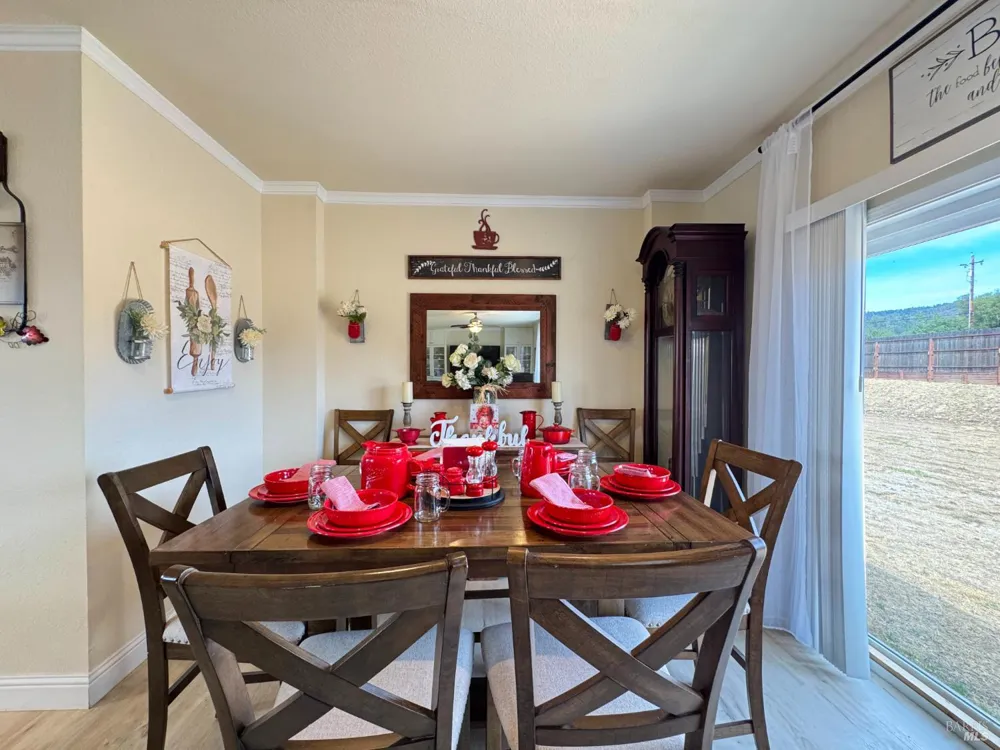 4051 Fisher Lake Drive Redwood Valley, CA 95470