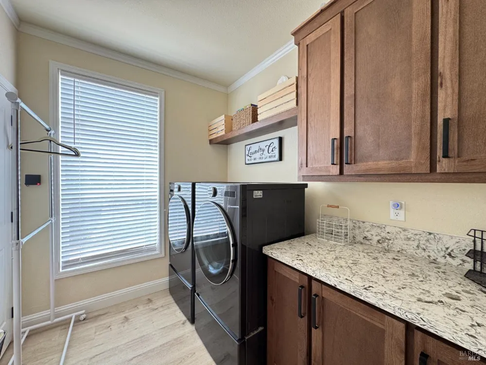 4051 Fisher Lake Drive Redwood Valley, CA 95470