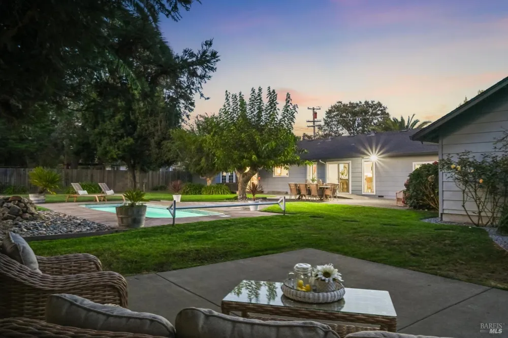 1459 Jahn Drive Santa Rosa, CA 95401