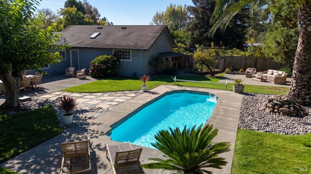 1459 Jahn Drive Santa Rosa, CA 95401