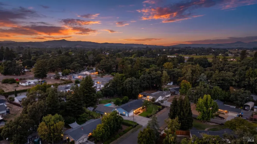 1459 Jahn Drive Santa Rosa, CA 95401