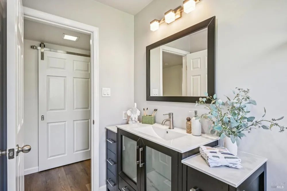 1459 Jahn Drive Santa Rosa, CA 95401